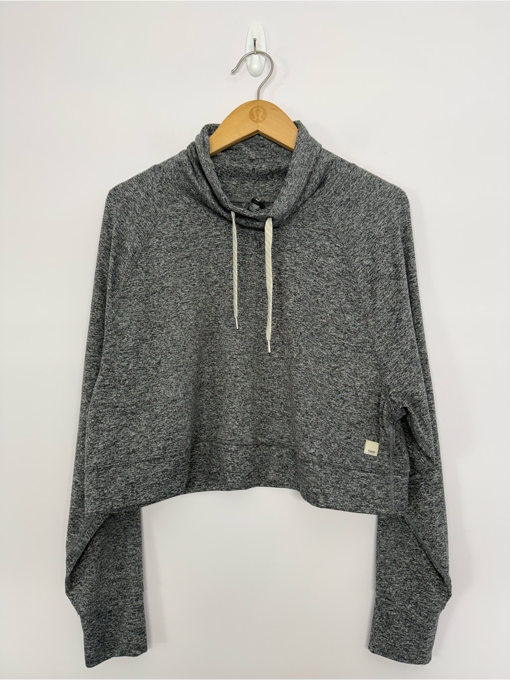 81: Vuori Halo Crop Funnel Neck Pullover Grey Heather Size Medium